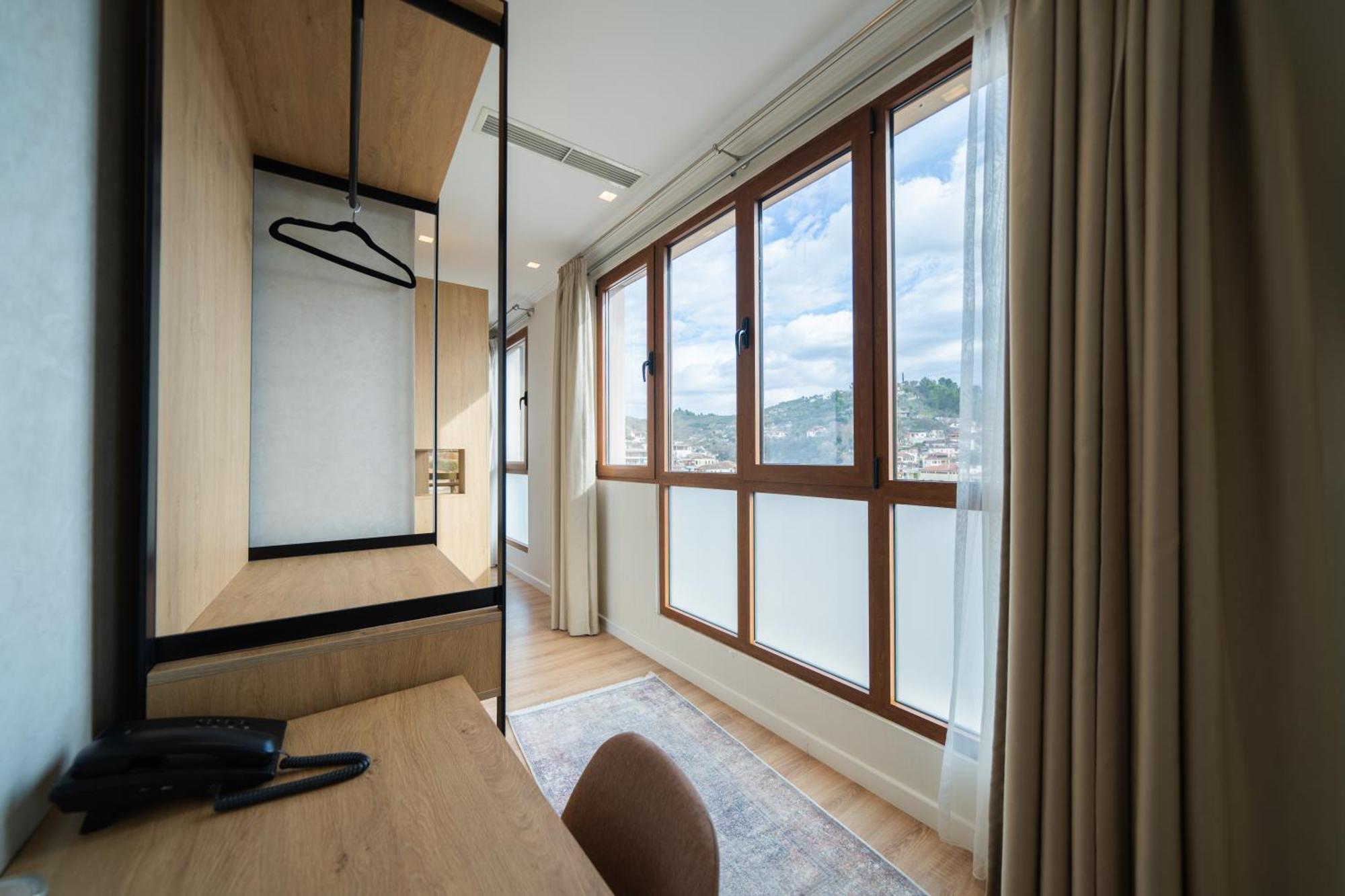 Merko Hotel Berat Exterior photo