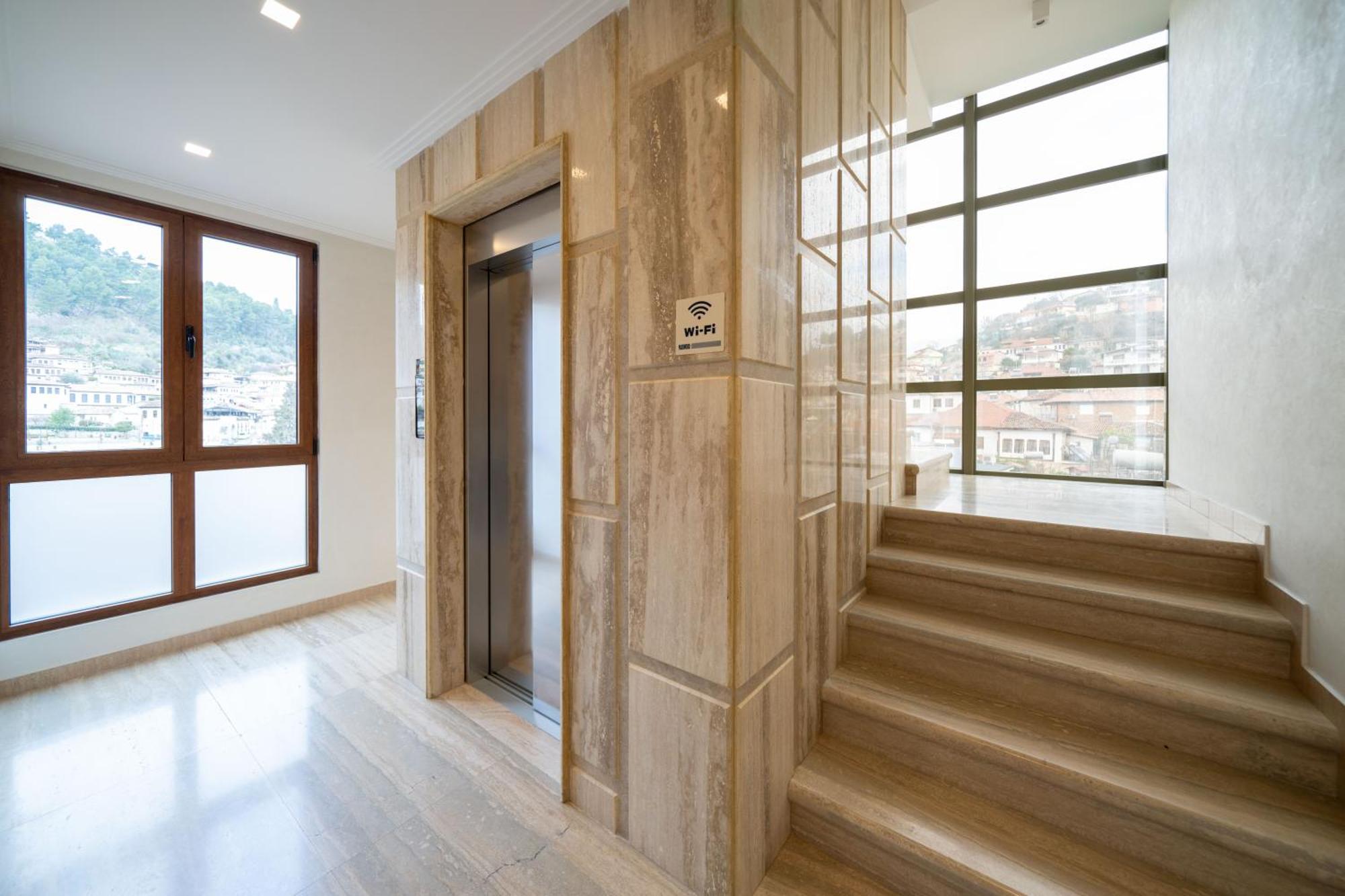 Merko Hotel Berat Exterior photo