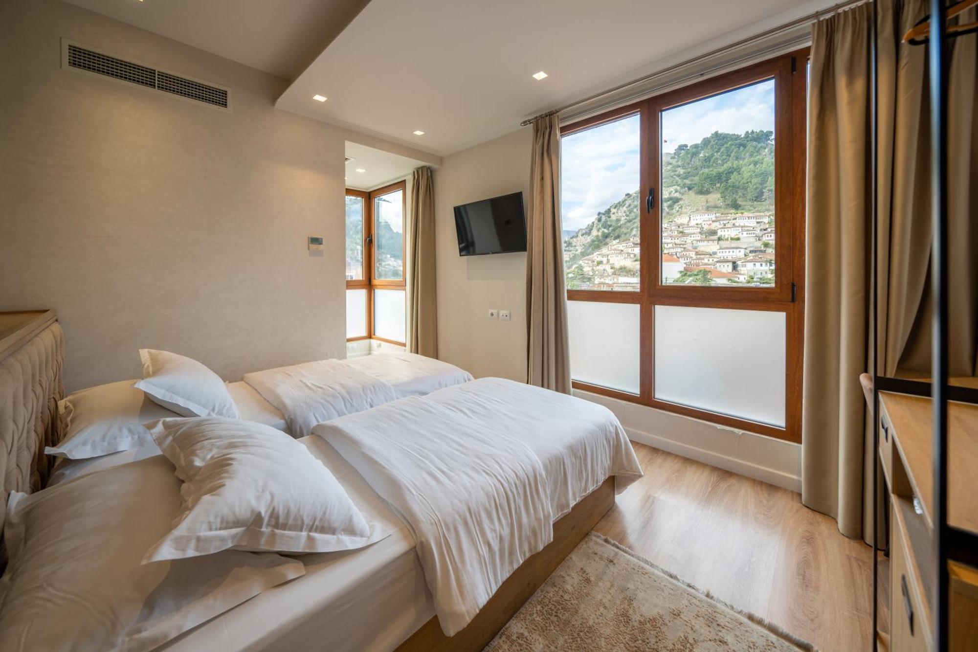 Merko Hotel Berat Exterior photo